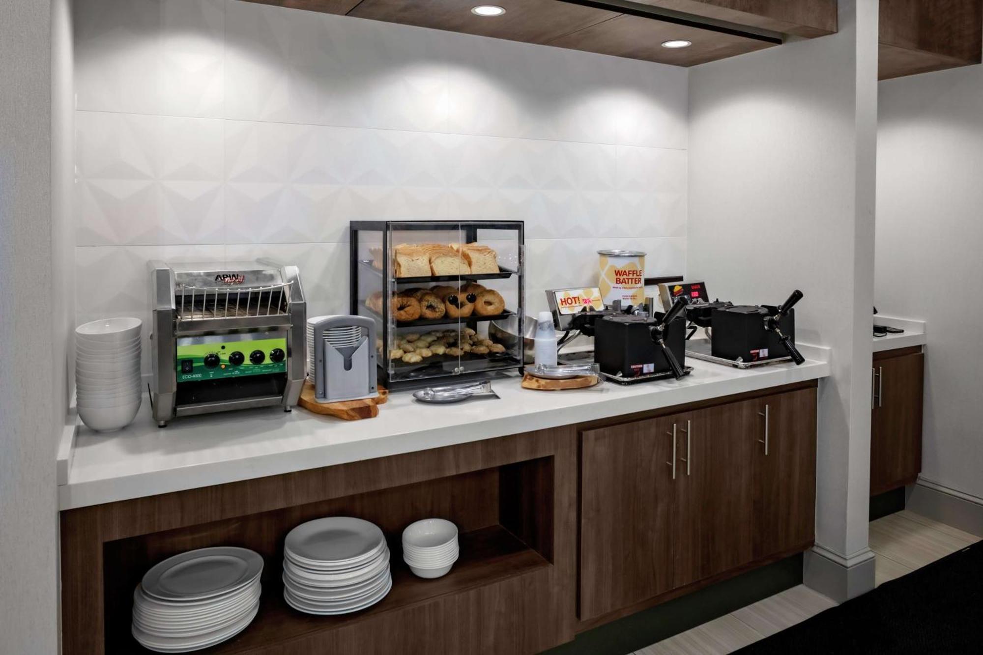 Hilton Garden Inn Atlanta Perimeter Center Данвуді Екстер'єр фото